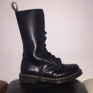 Doc Marten 1914 Smooth 14 Hole Tall Boots